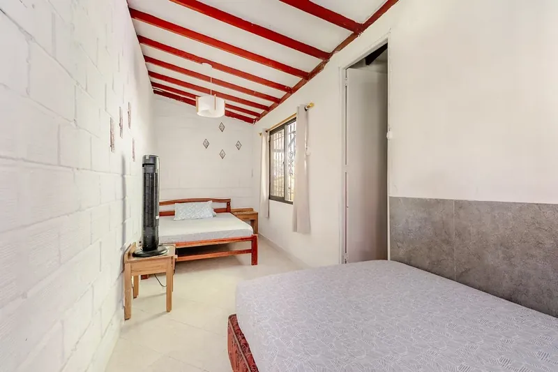 Habitación 2: 2 camas dobles