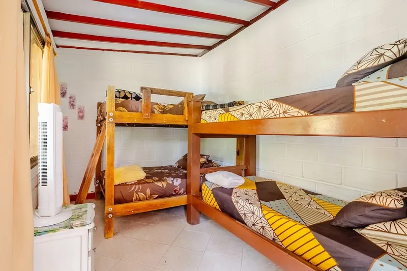 Habitación 3: 2 camarotes